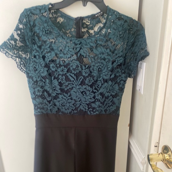 NADINE MILANO SHORT SLEEVE LACE DRESS - Picture 2 of 7